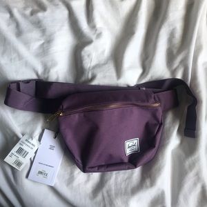 Herschel 15 grape fanny pack